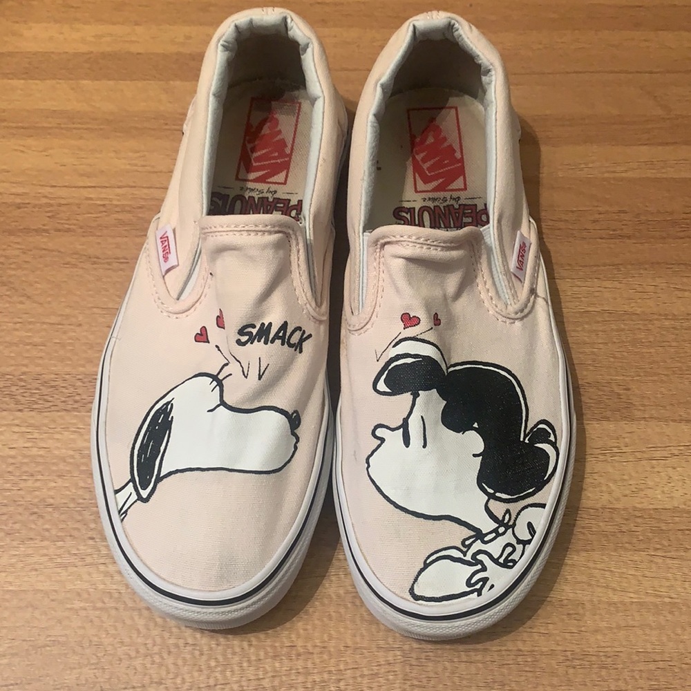 Vans X Peanuts classic Slip on sneakers SZ 7 women